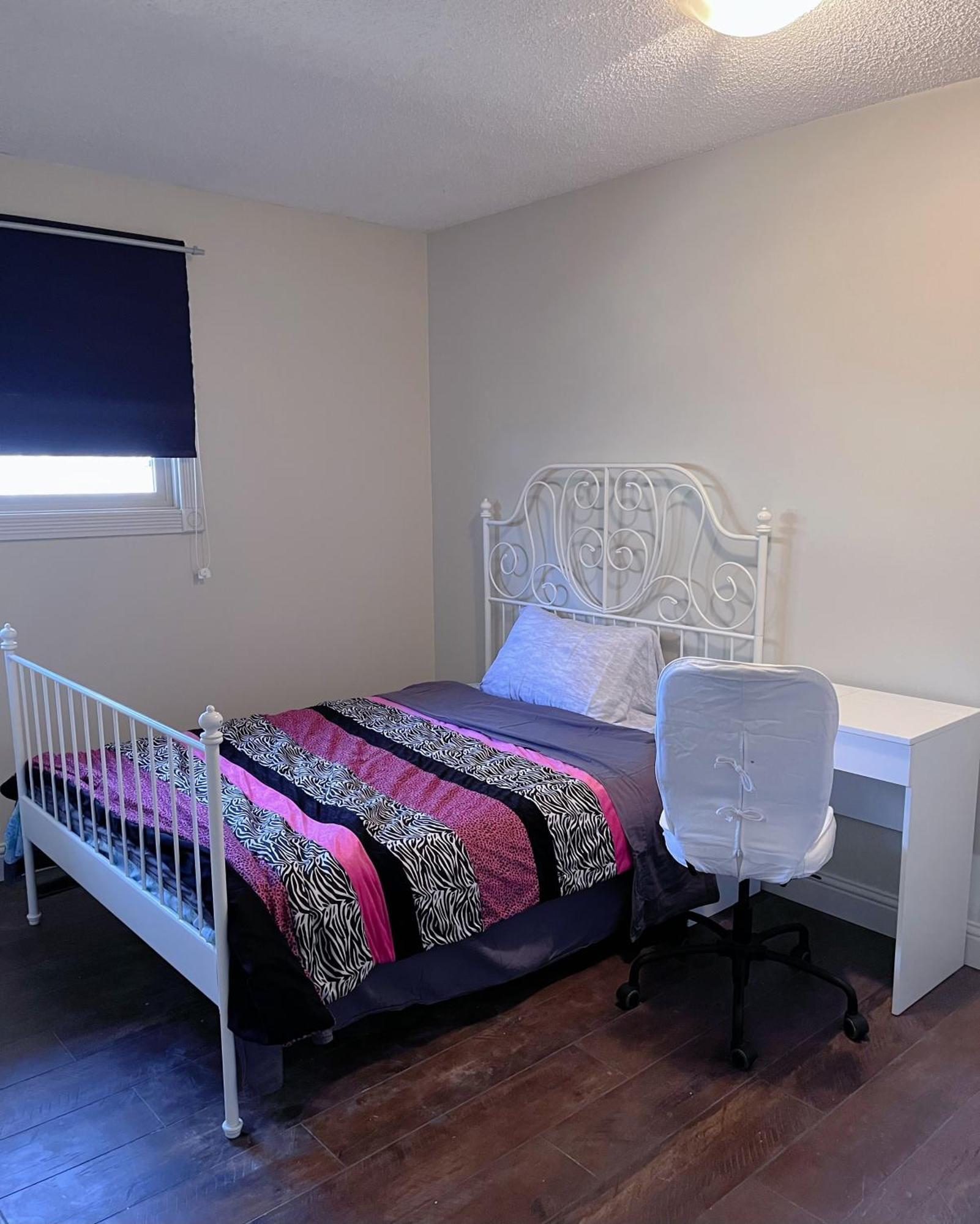 شقة Calgary-Banff House Close Lrt&Dt&Free Parking المظهر الخارجي الصورة