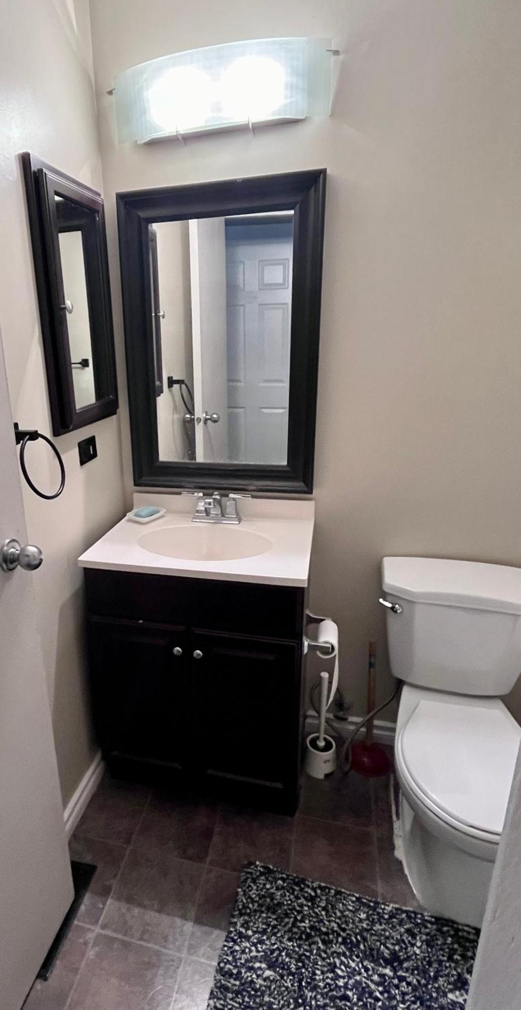 شقة Calgary-Banff House Close Lrt&Dt&Free Parking المظهر الخارجي الصورة
